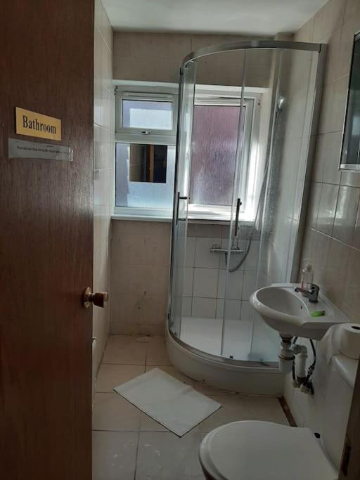 Lovely Budget Double Ensuite In Bricklane 伦敦 外观 照片